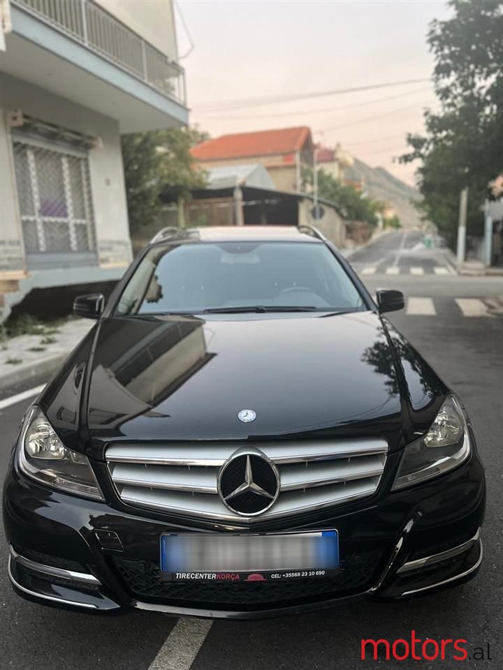 2013' Mercedes-Benz C 180 photo #2