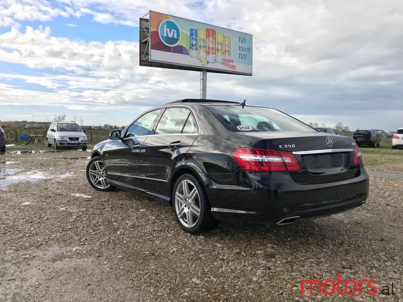 2009' Mercedes-Benz E-Class Mercedes E350 CDI BlueEffcienc photo #4