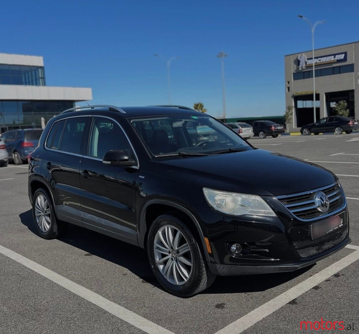 2010' Volkswagen Tiguan photo #5