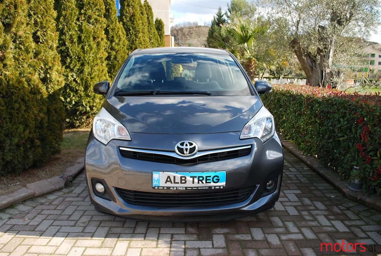 2012' Toyota Verso S photo #2