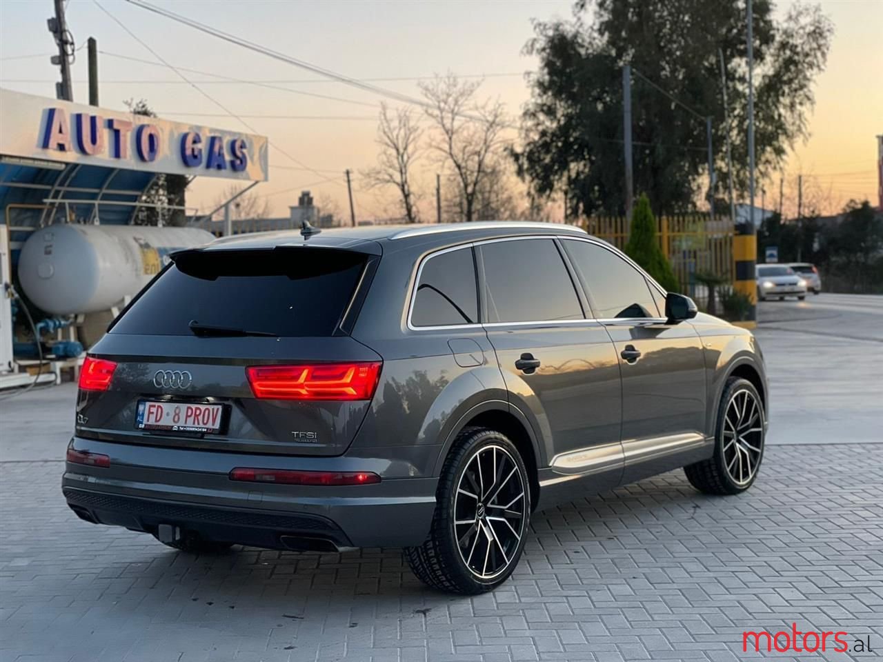 2017' Audi Q7 photo #4
