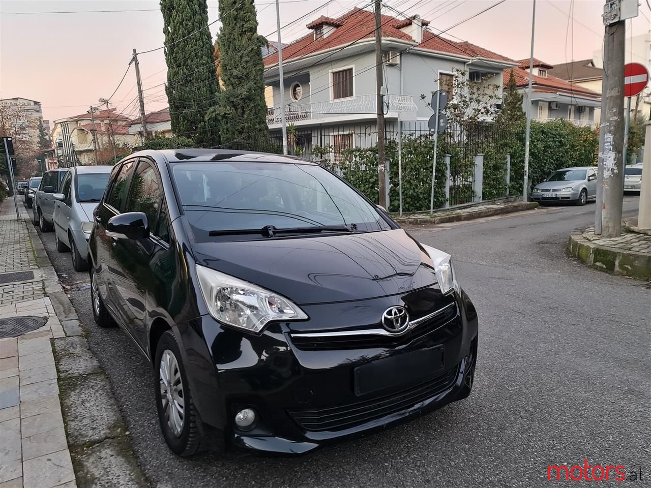 2013' Toyota Verso-S photo #1