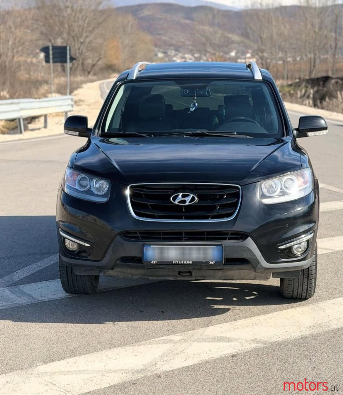 2011' Hyundai Santa Fe photo #4