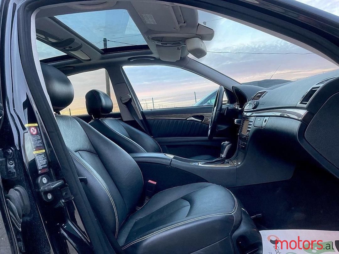 2008' Mercedes-Benz E 280 photo #3