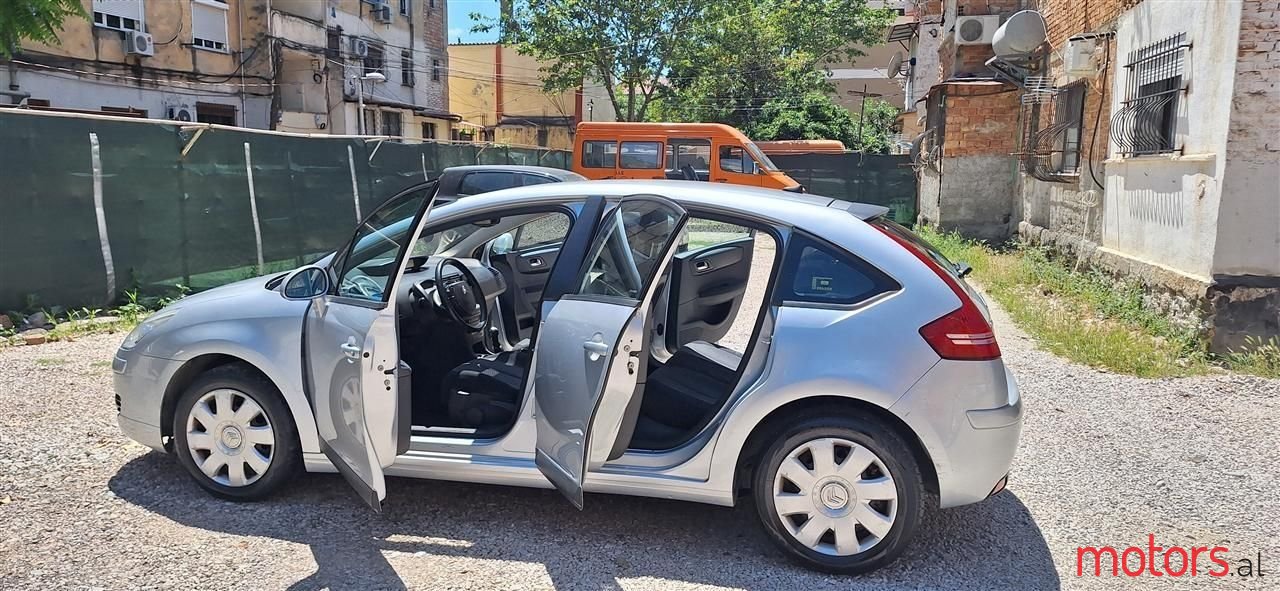 2008' Citroen C4 photo #5