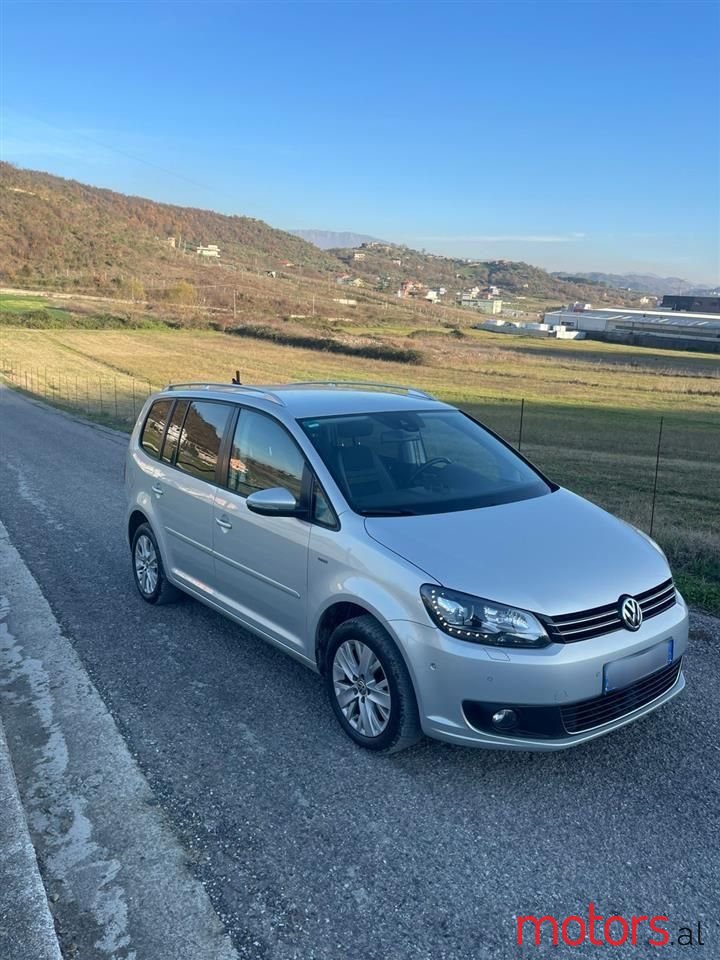 2013' Volkswagen Touran photo #2