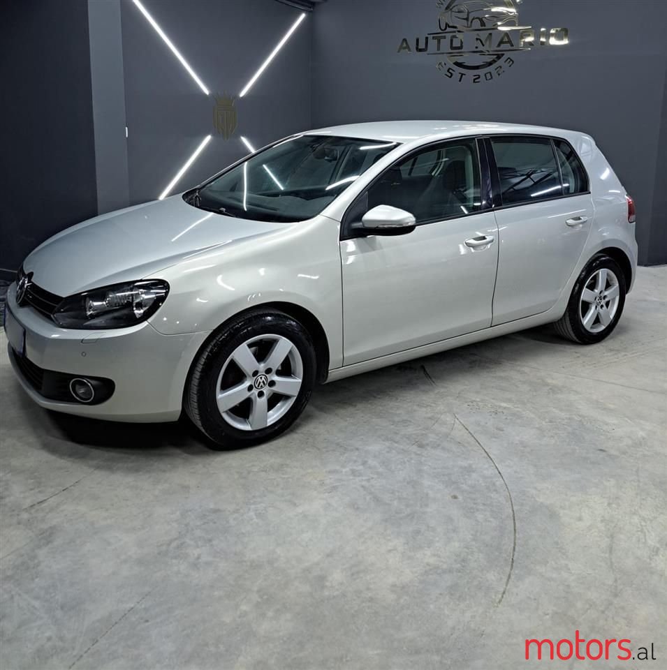 2010' Volkswagen Golf photo #3