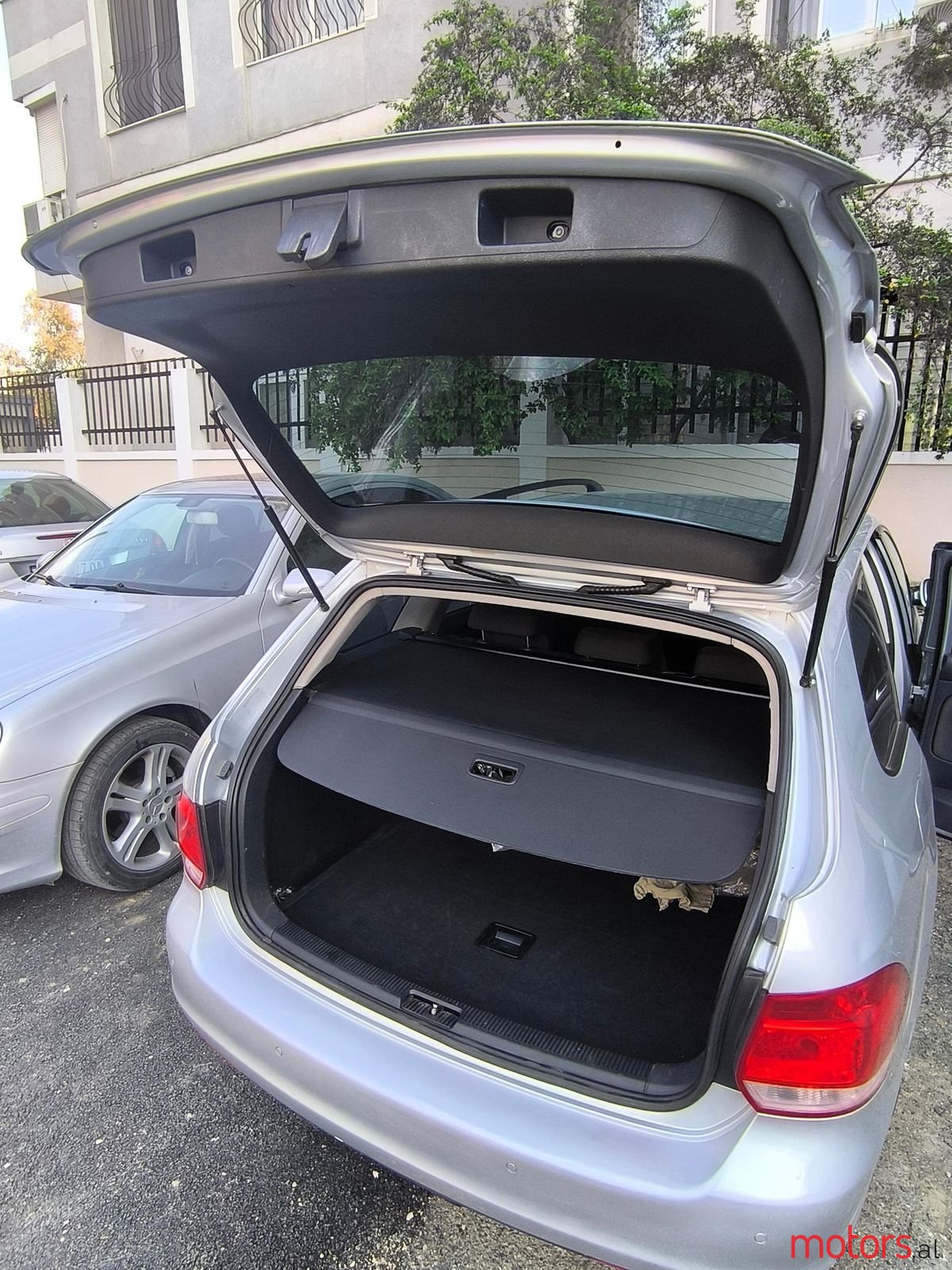 2009' Volkswagen Golf photo #4