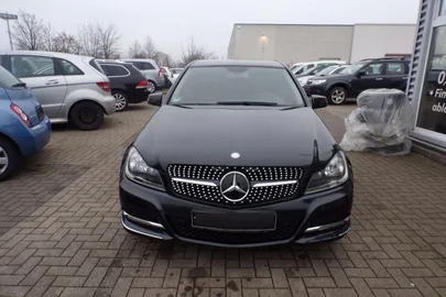 2011' Mercedes-Benz C 220