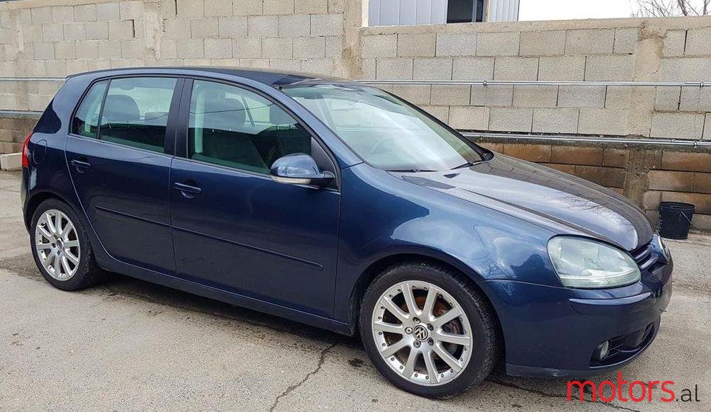 2004' Volkswagen Golf photo #1