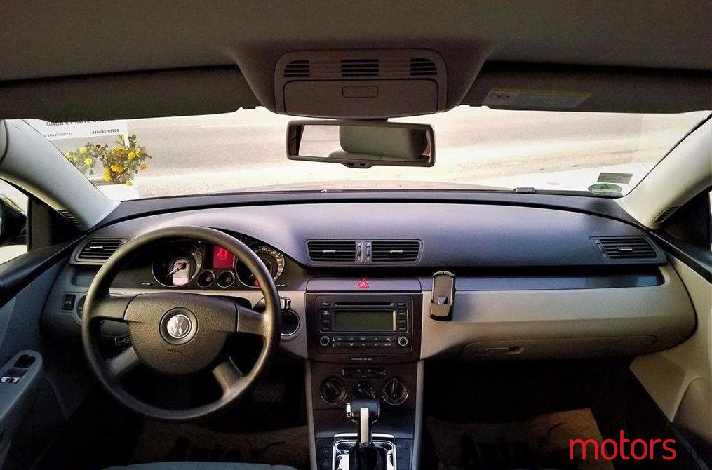 2007' Volkswagen Passat photo #4