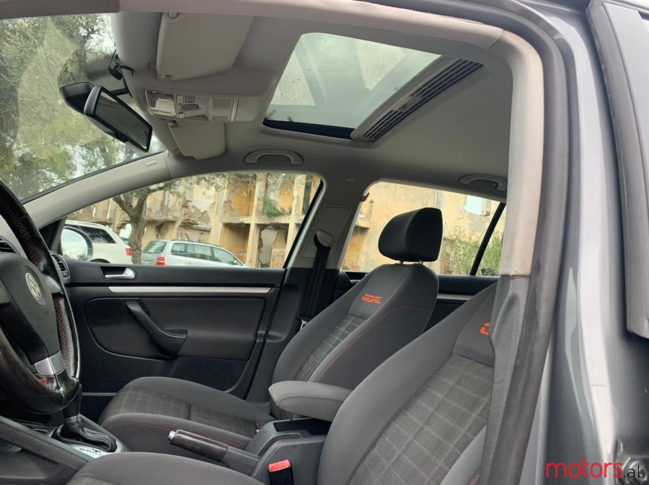 2005' Volkswagen Golf photo #6