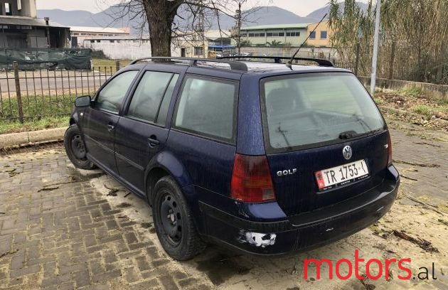 2001' Volkswagen Golf photo #3
