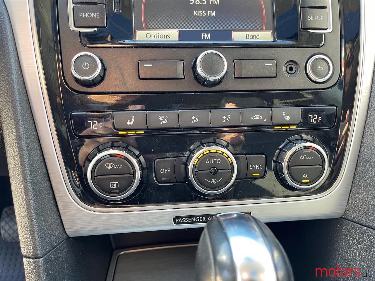 2012' Volkswagen Passat photo #6