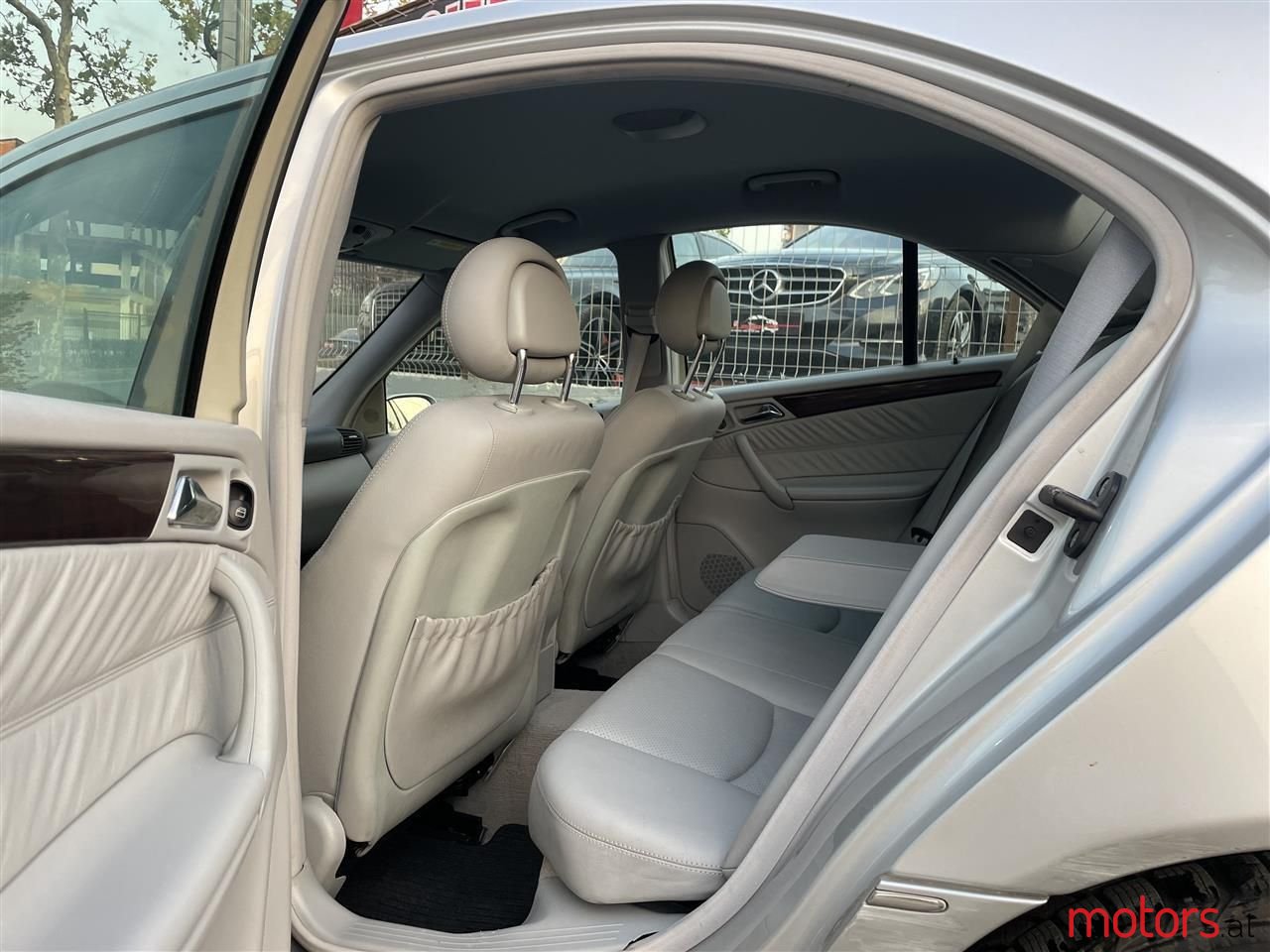 2005' Mercedes-Benz C 180 photo #5