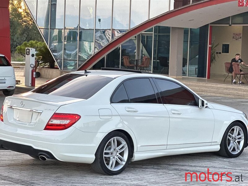 2012' Mercedes-Benz C 300 photo #4