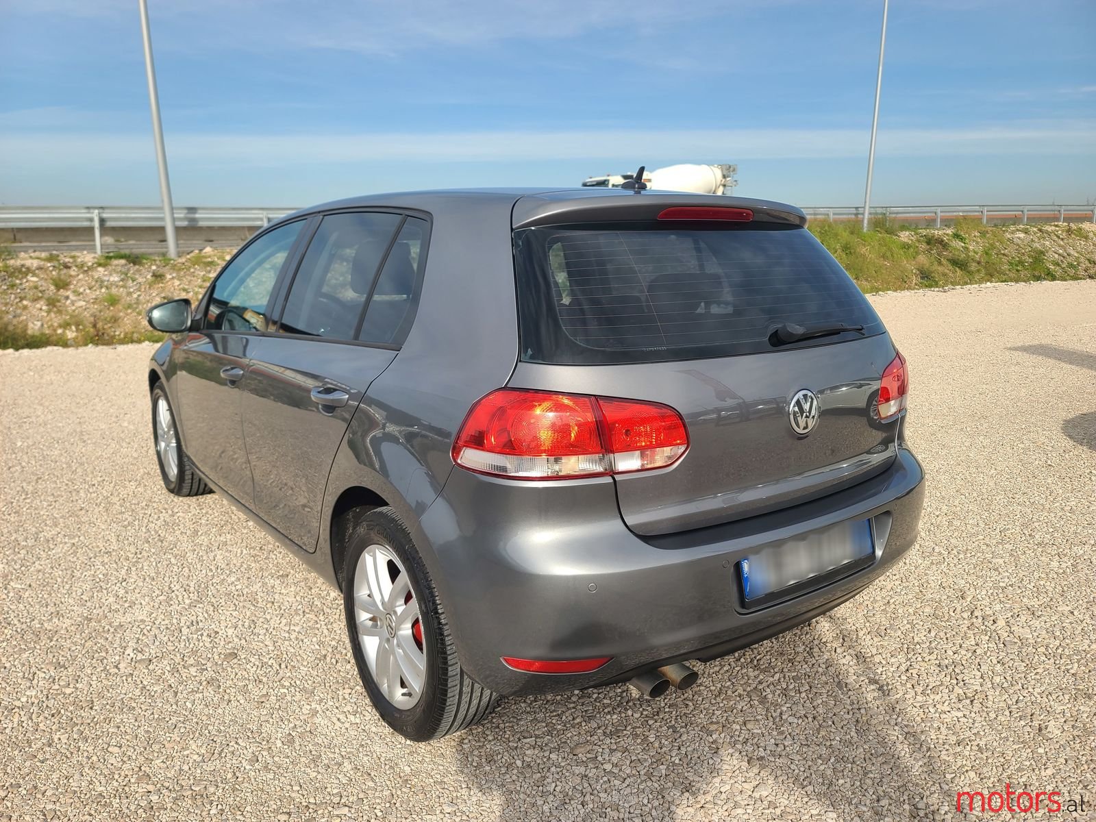 2010' Volkswagen Golf photo #2