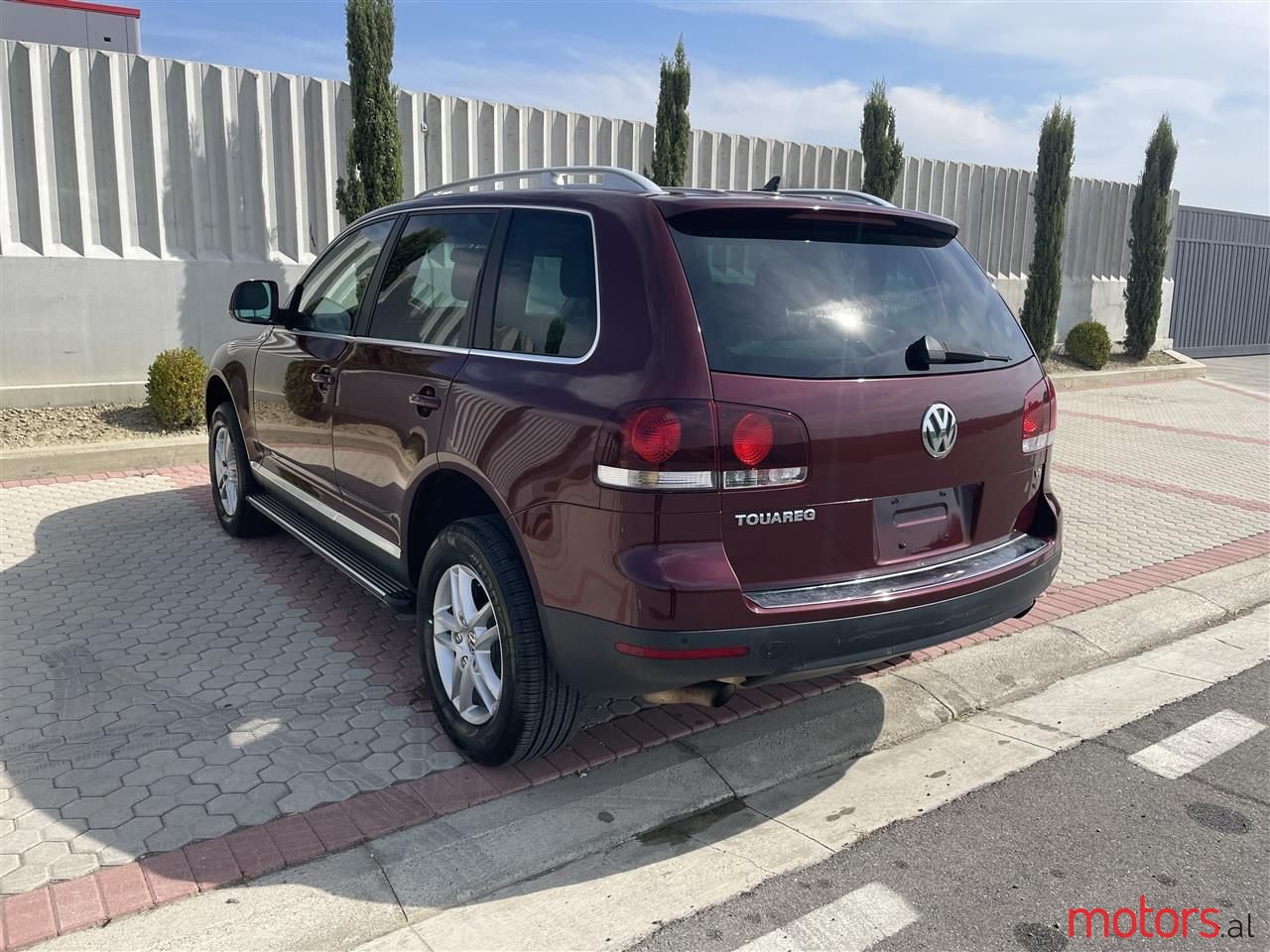 2009' Volkswagen Touareg photo #5