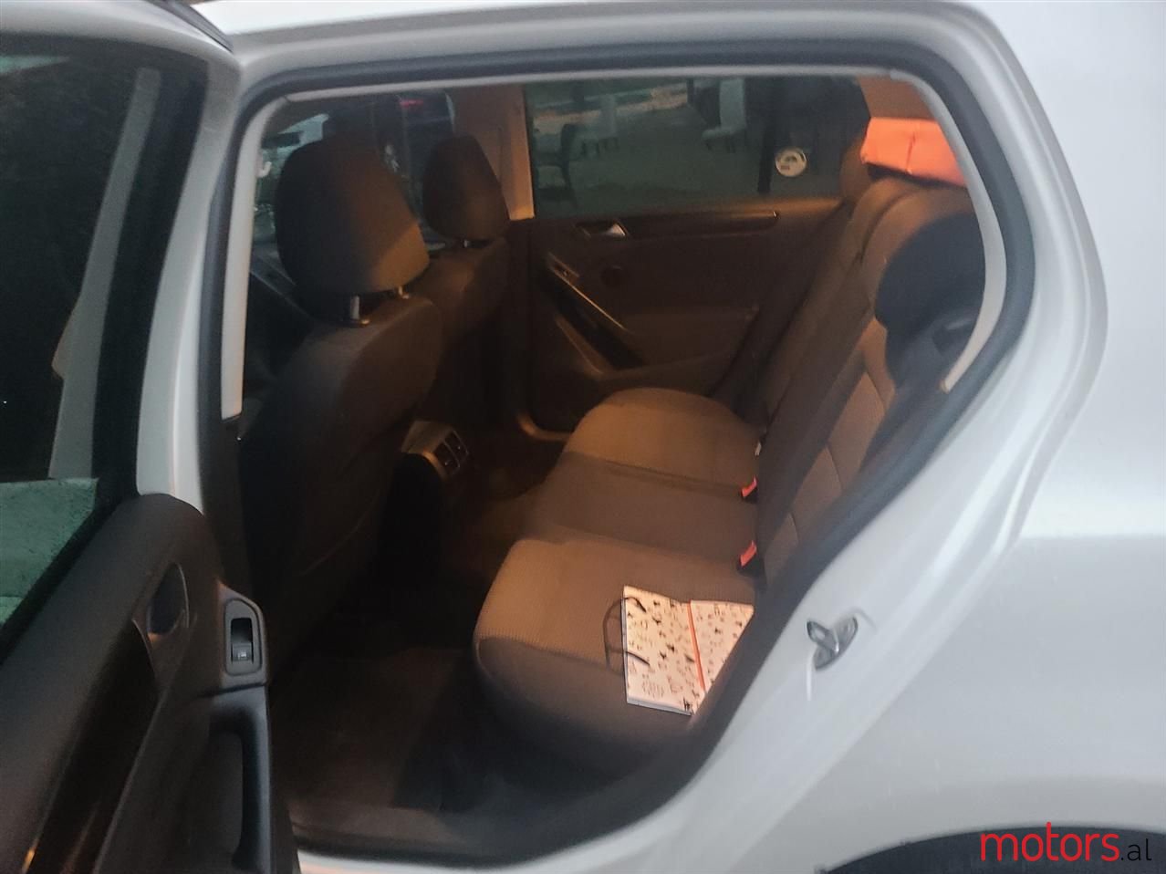 2010' Volkswagen Golf photo #3