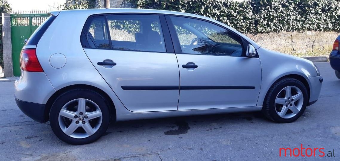 2005' Volkswagen Golf photo #1