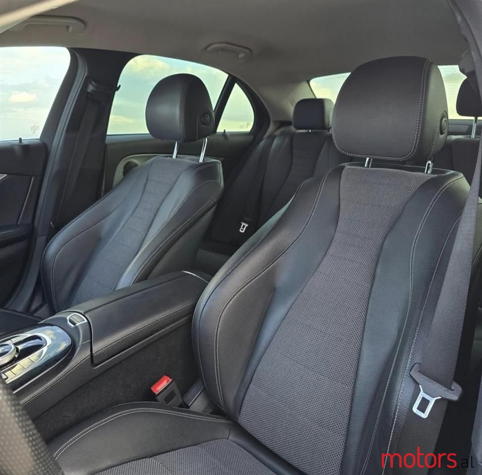 2017' Mercedes-Benz E 220 photo #5