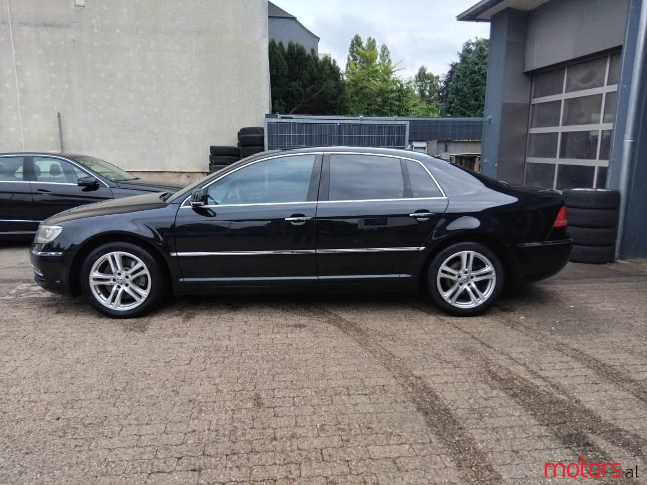 2010' Volkswagen Phaeton photo #5