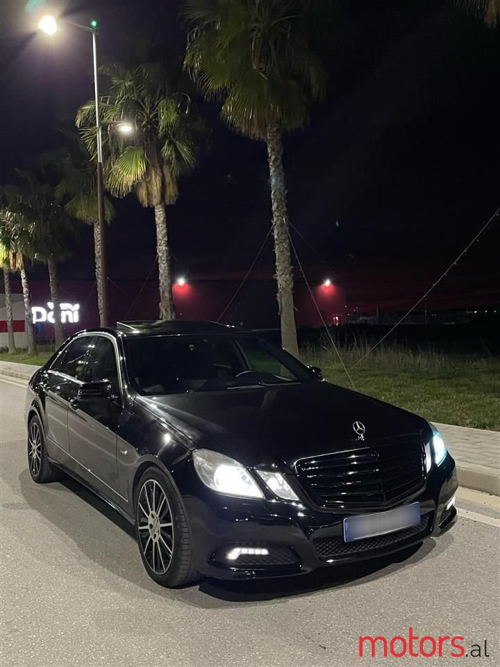 2010' Mercedes-Benz 350 photo #3