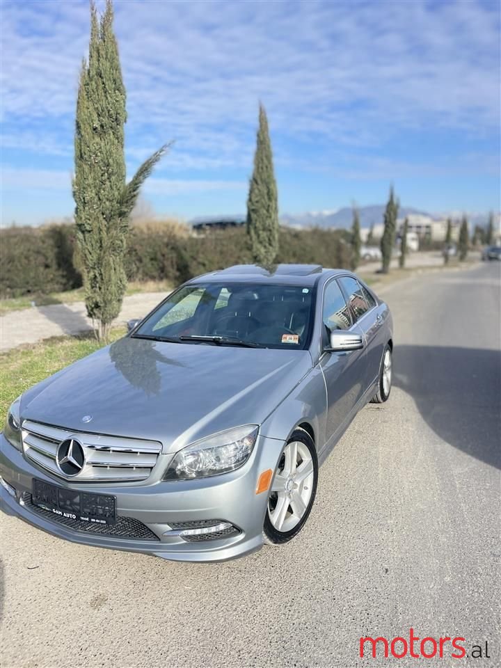 2011' Mercedes-Benz C 300 photo #1