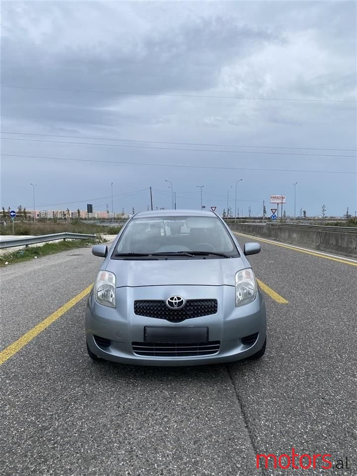 2006' Toyota Yaris photo #2