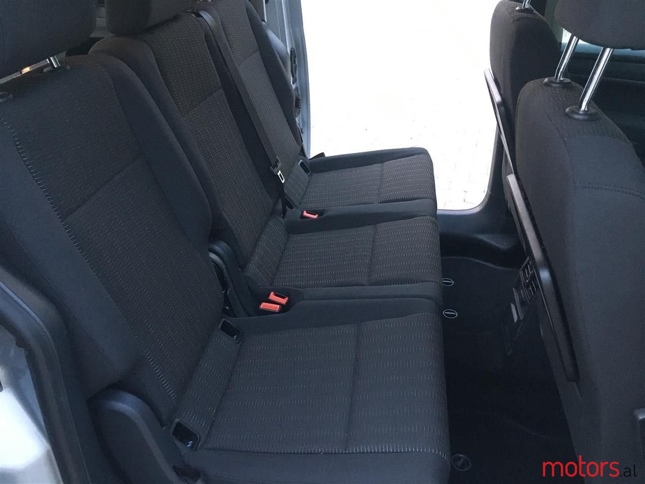 2017' Volkswagen Caddy photo #2