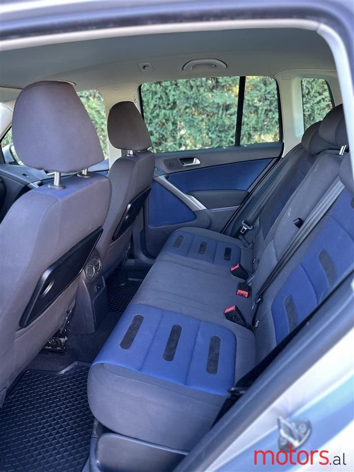 2008' Volkswagen Tiguan photo #5