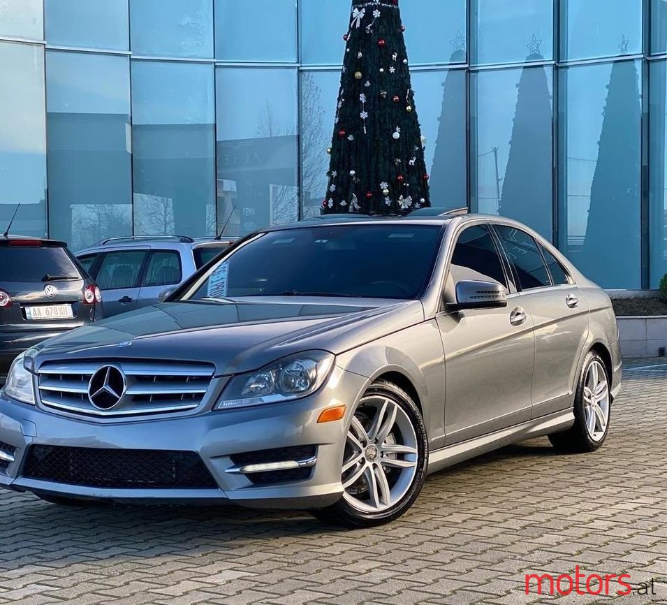 2012' Mercedes-Benz C 250 photo #1
