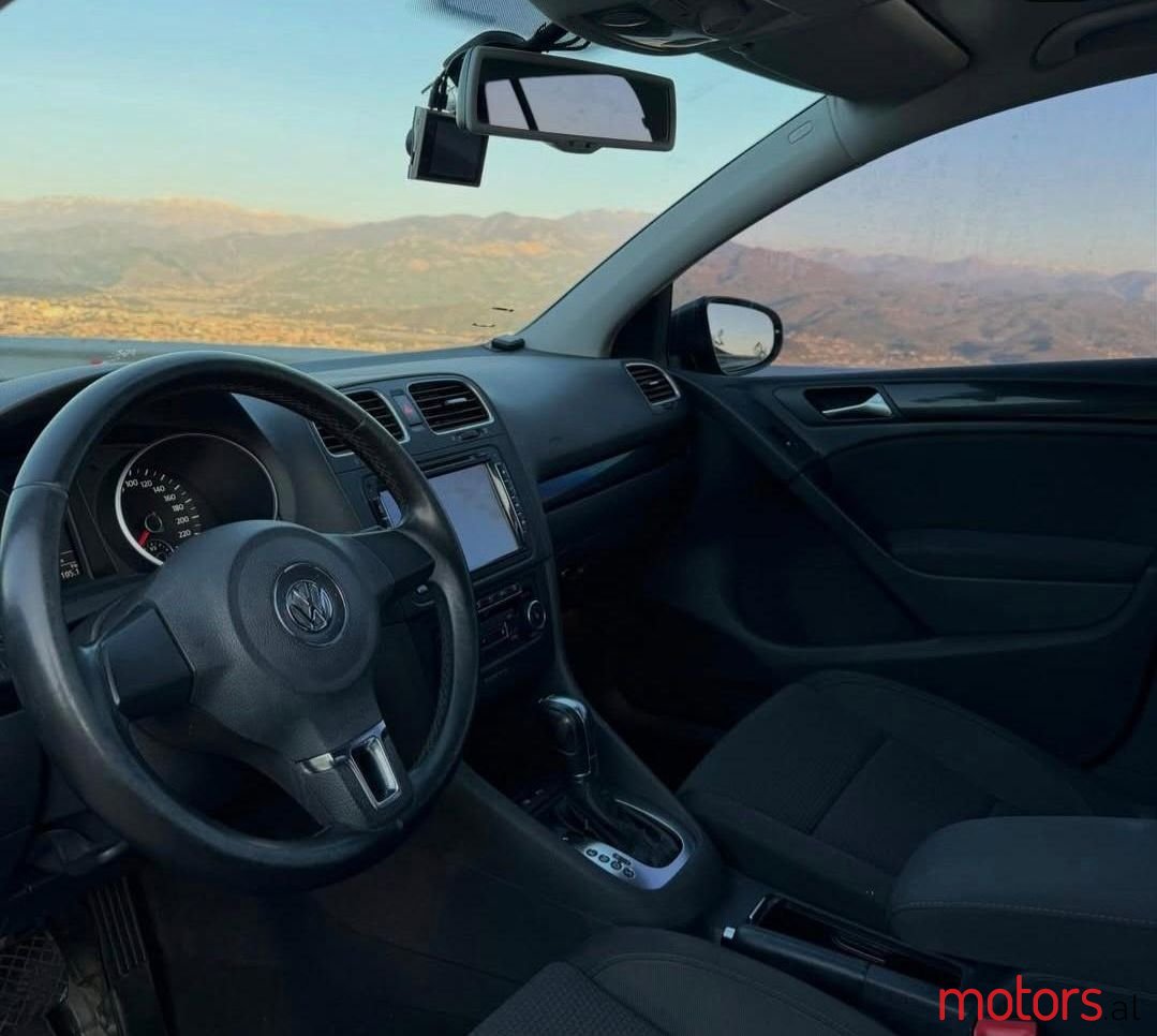 2012' Volkswagen Golf photo #6