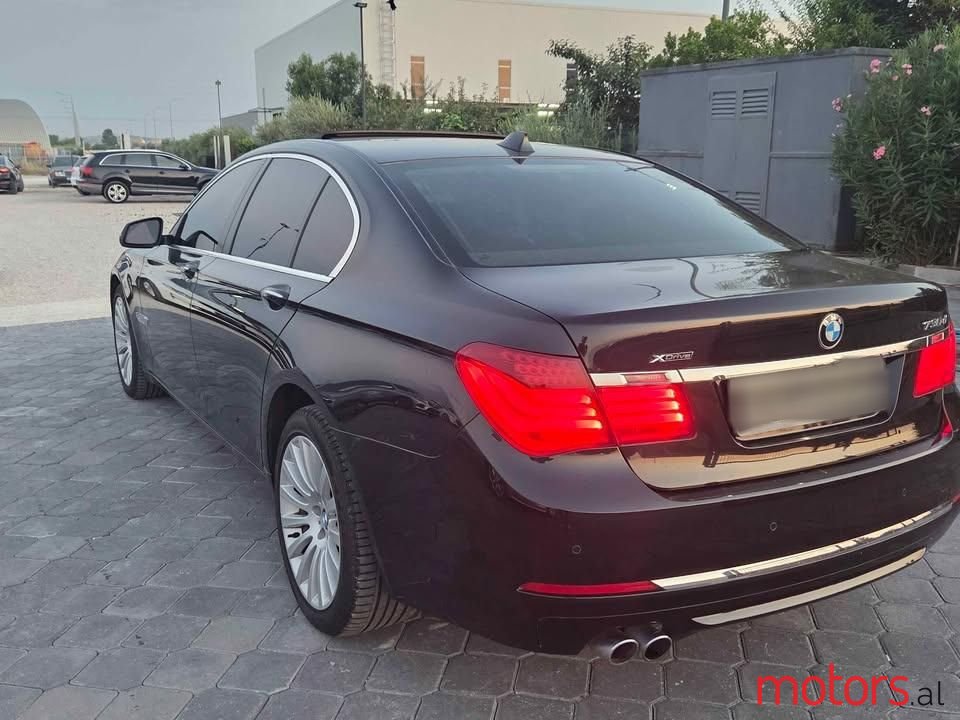 2013' BMW 730 photo #3
