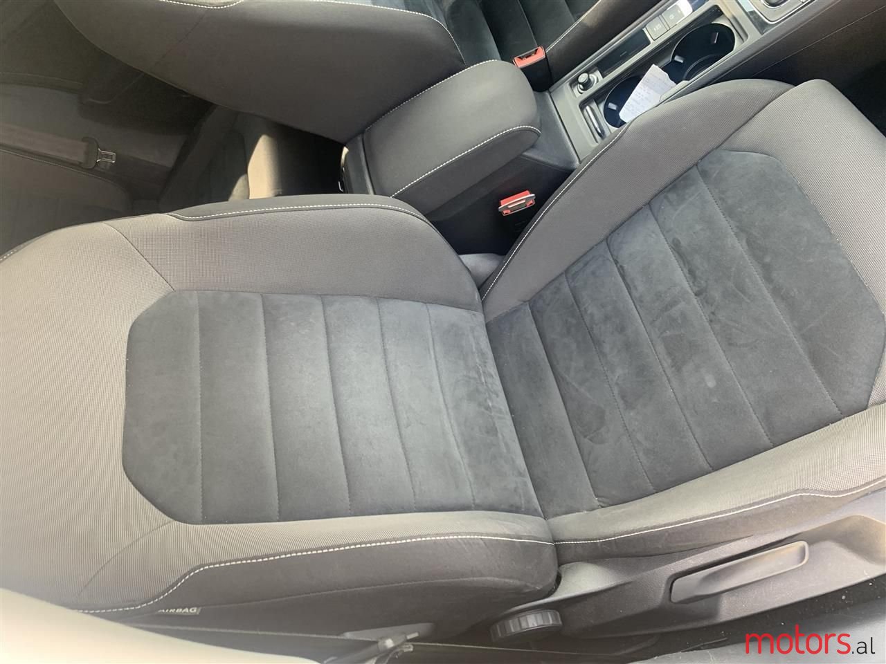 2015' Volkswagen Golf photo #5