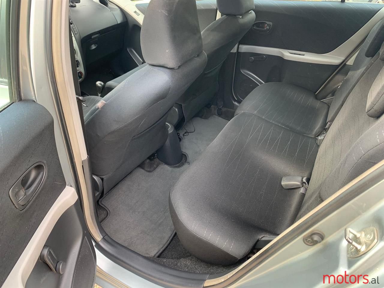 2007' Toyota Yaris photo #3