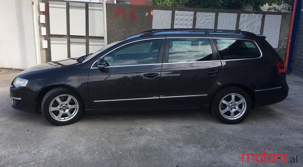 2008' Volkswagen Passat photo #2