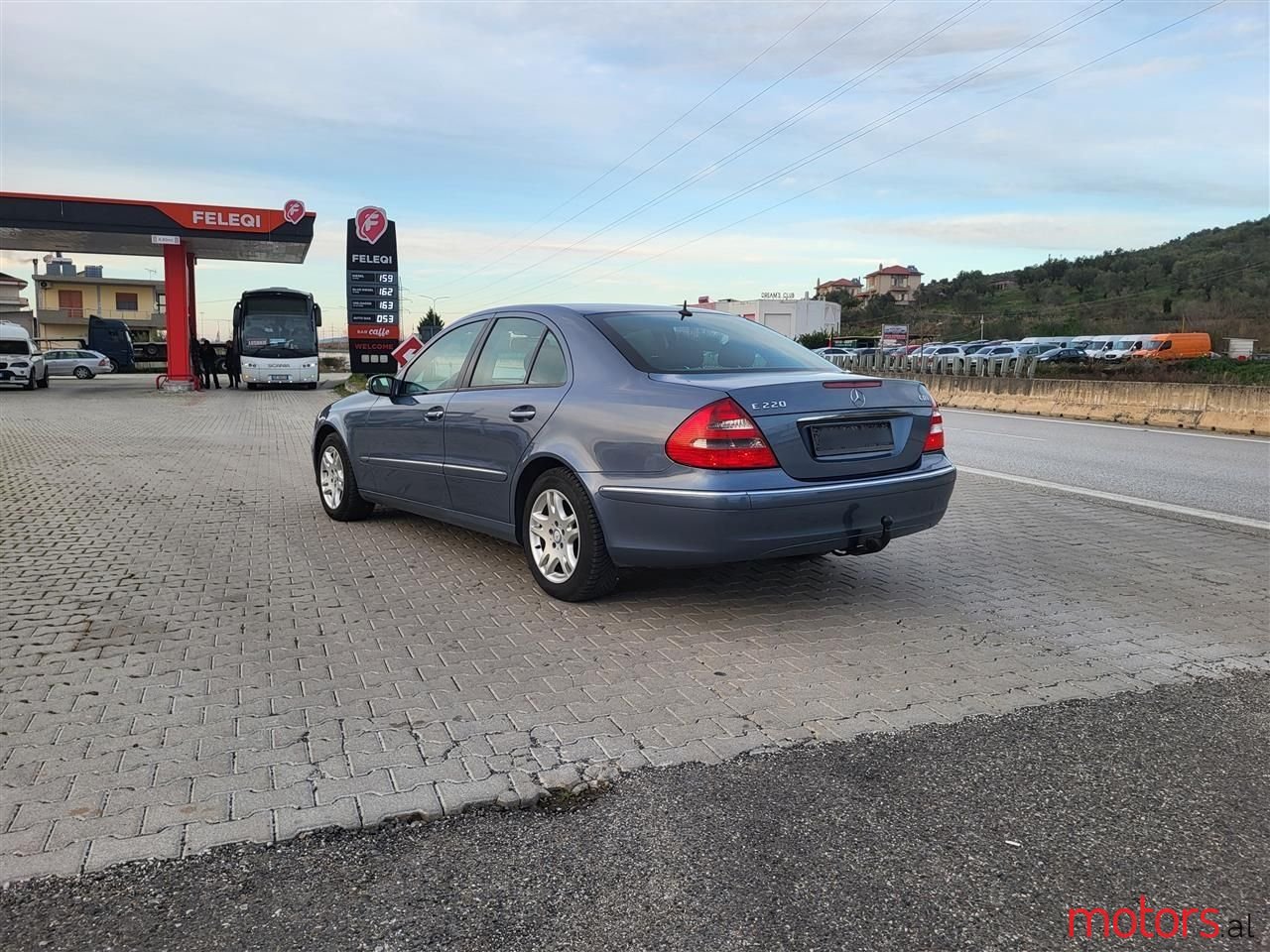 2005' Mercedes-Benz E 220 photo #5