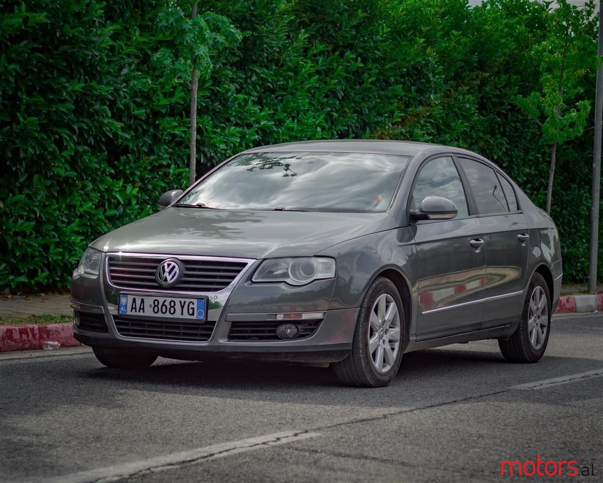 2008' Volkswagen Passat photo #1