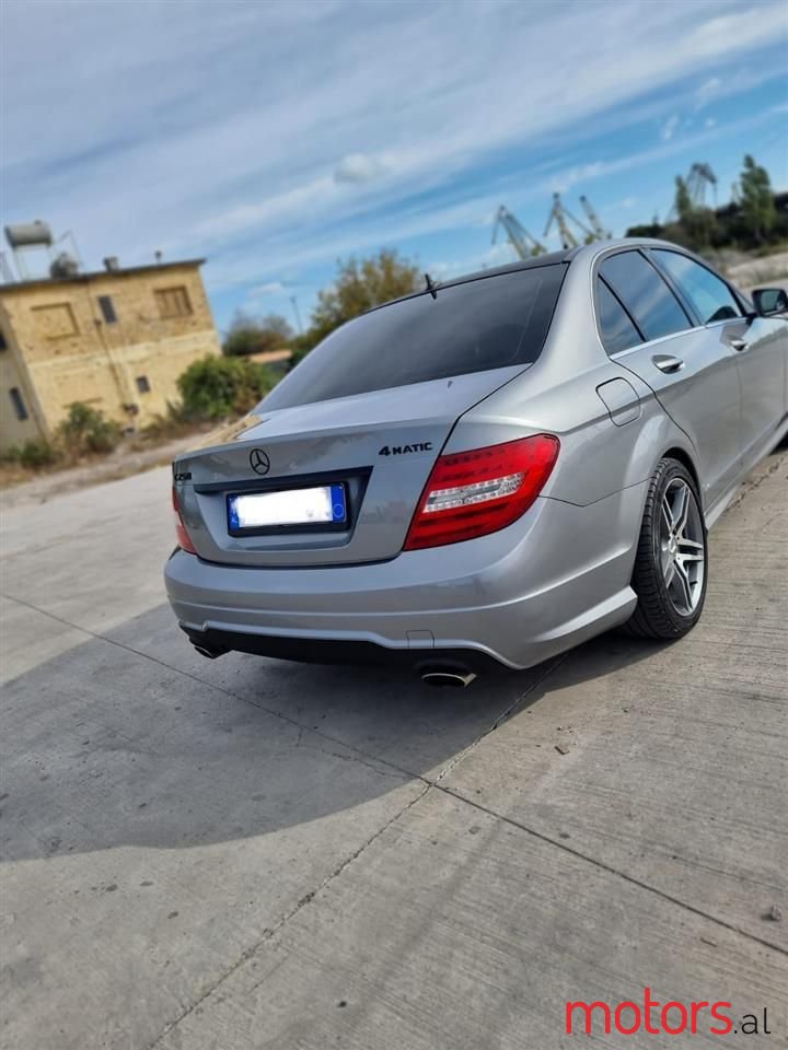 2012' Mercedes-Benz C 250 photo #5