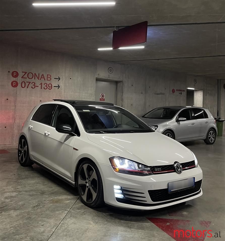 2015' Volkswagen Golf photo #1
