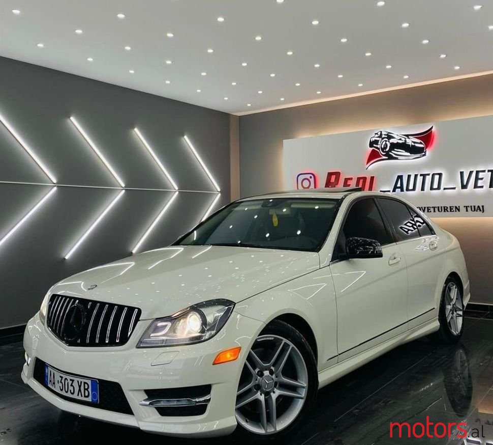 2012' Mercedes-Benz C 300 photo #1