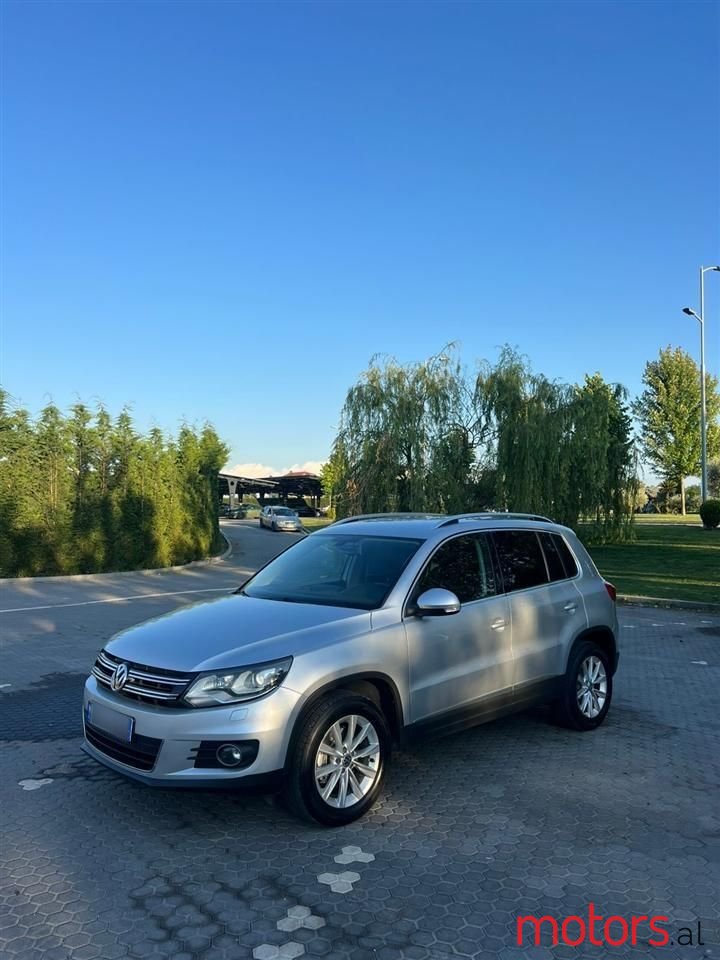 2013' Volkswagen Tiguan photo #2