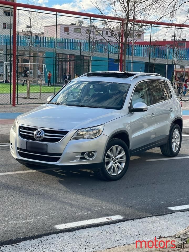 2008' Volkswagen Tiguan photo #1
