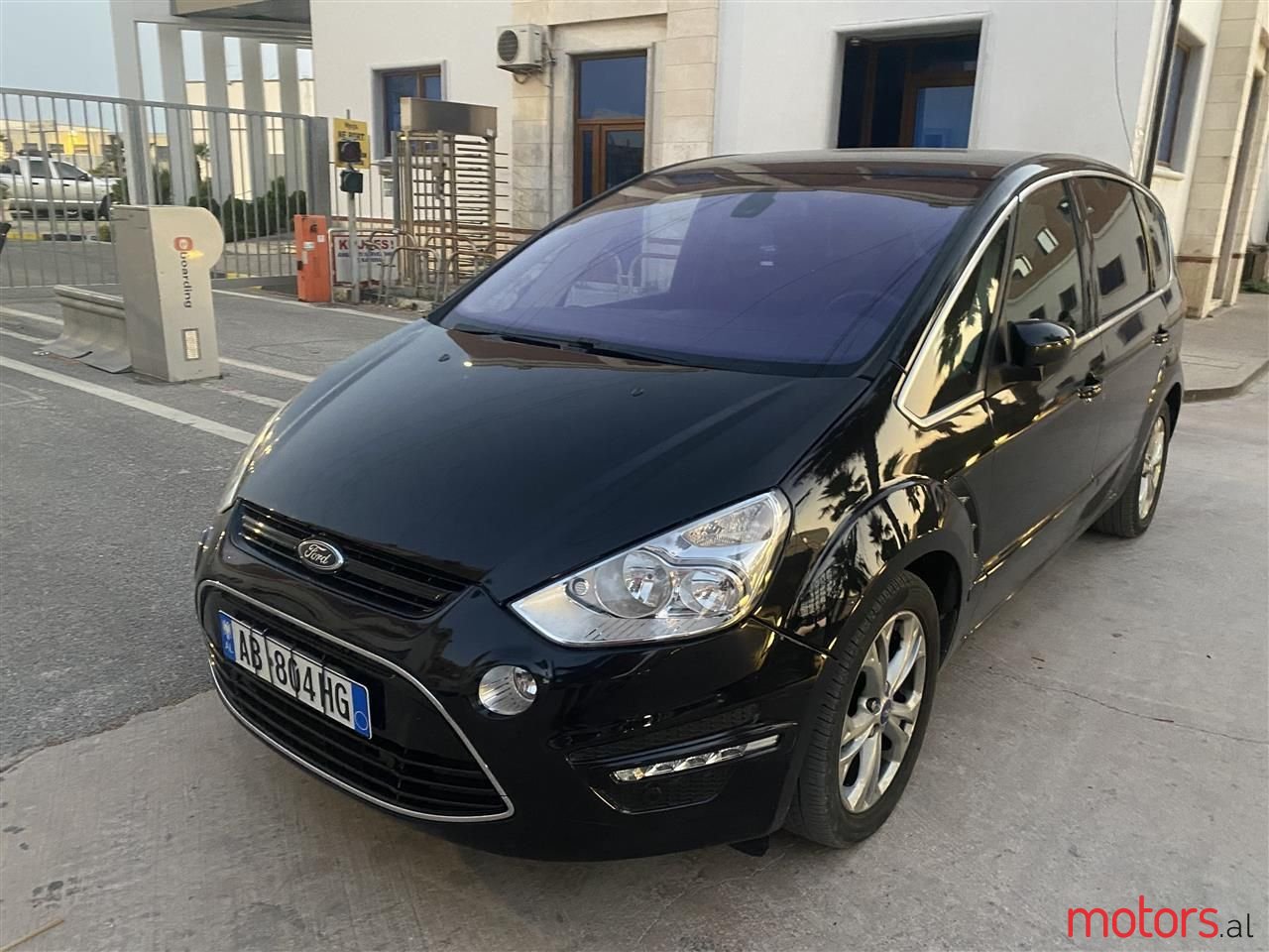 2011' Ford S-Max photo #2