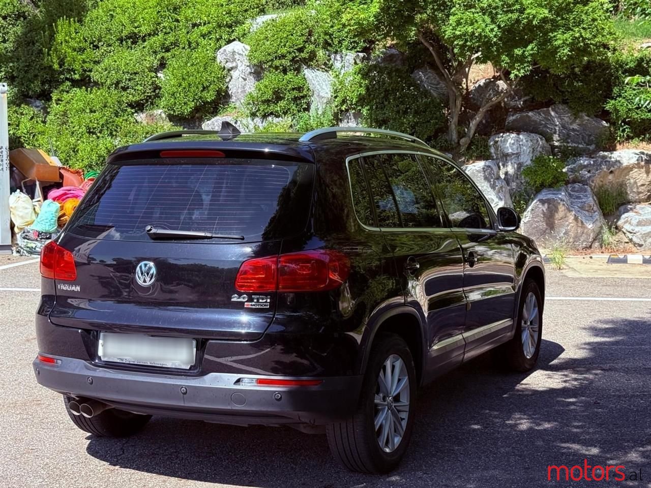 2016' Volkswagen Tiguan photo #2