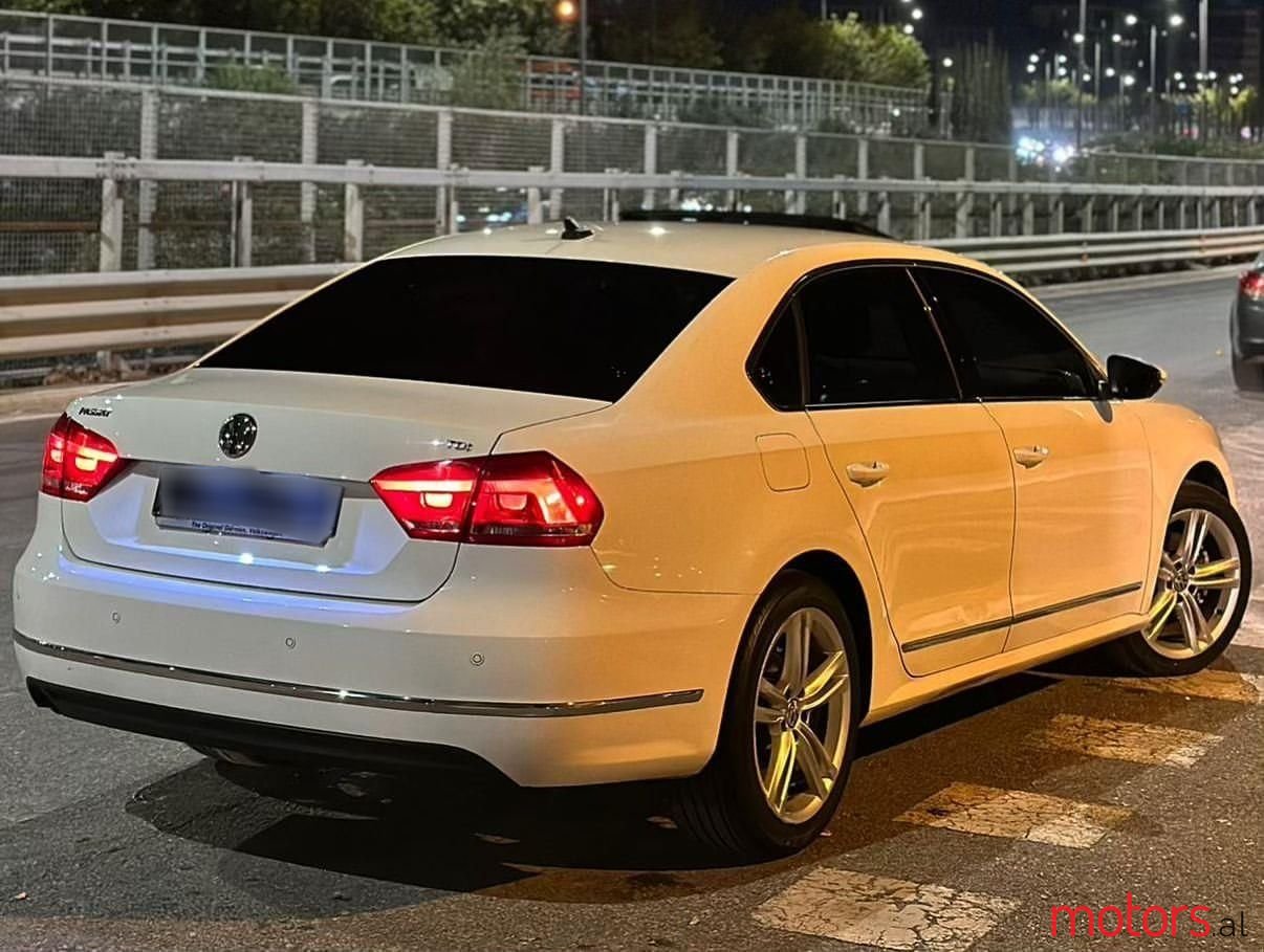 2014' Volkswagen Passat photo #5