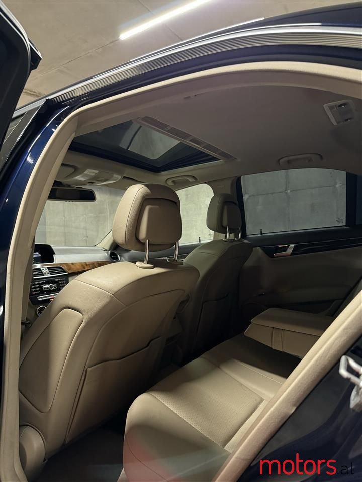 2012' Mercedes-Benz C 300 photo #4