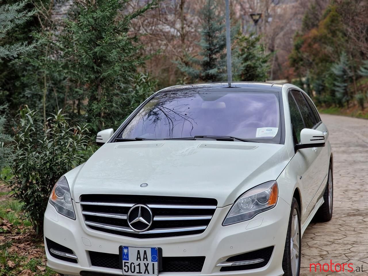 2012' Mercedes-Benz R 350 photo #1