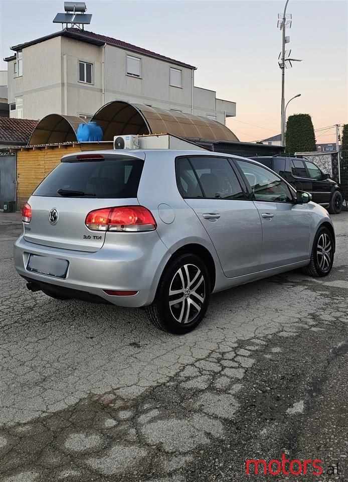 2011' Volkswagen Golf photo #5